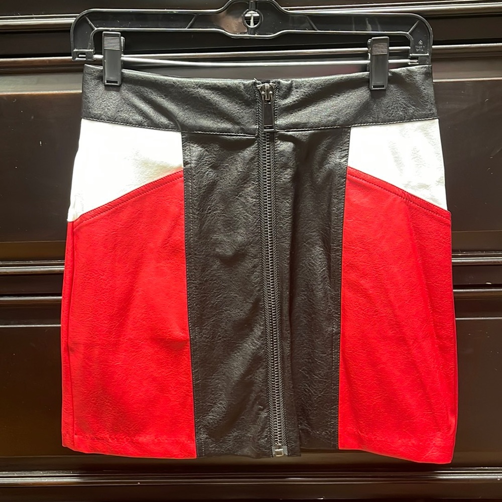 🎉🎉🎉NWOT Urban Outfitters faux leather mini skirt